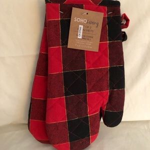 Soho Living Oven Mitts